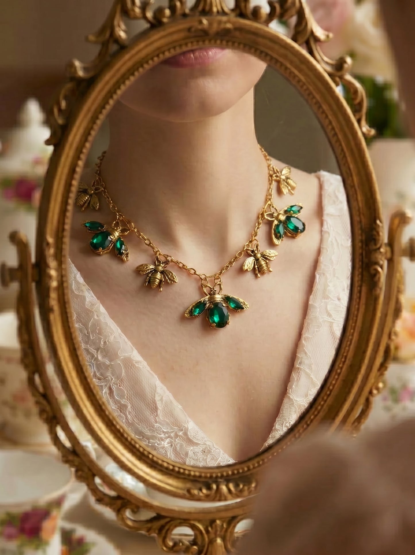 Versailles Bee Necklace