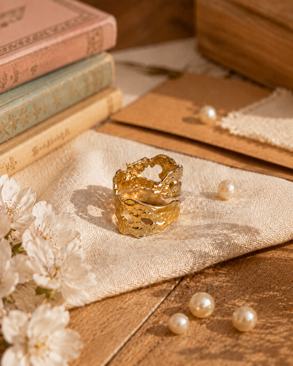 Amoret Vine Ring
