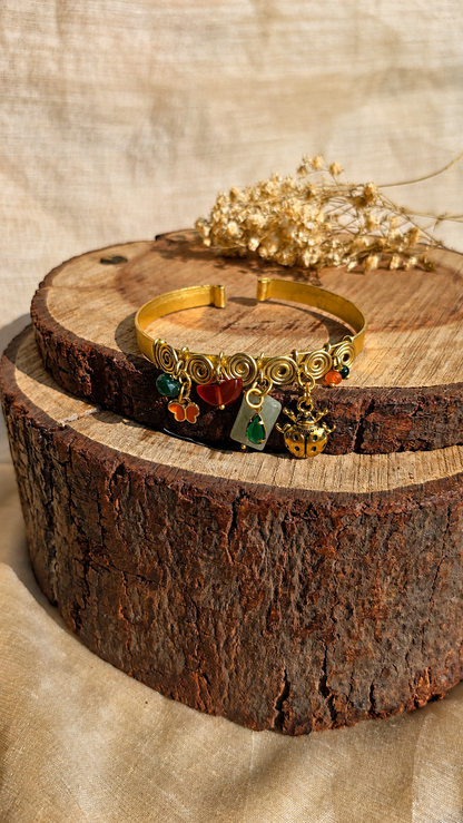 Aks-e-Zar Cuff
