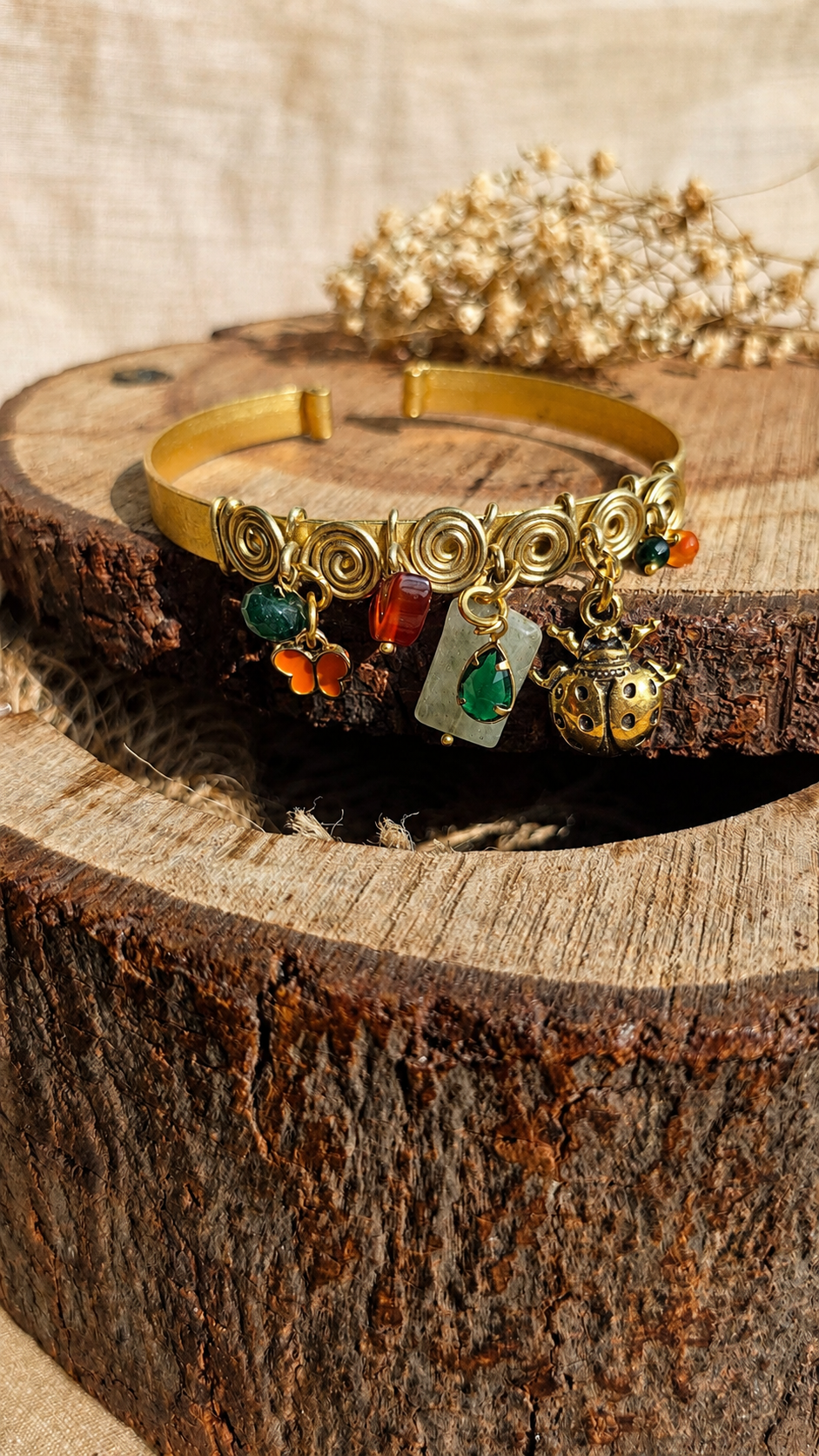 Aks-e-Zar Cuff