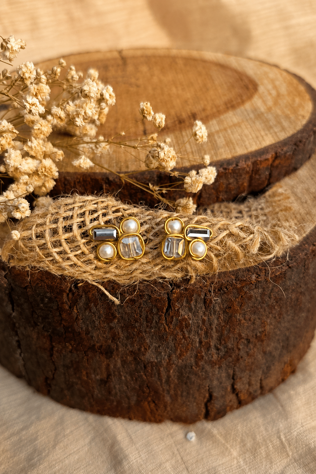 Ariya Studs