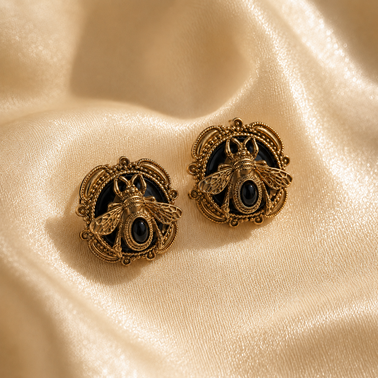 Noire Bee Studs
