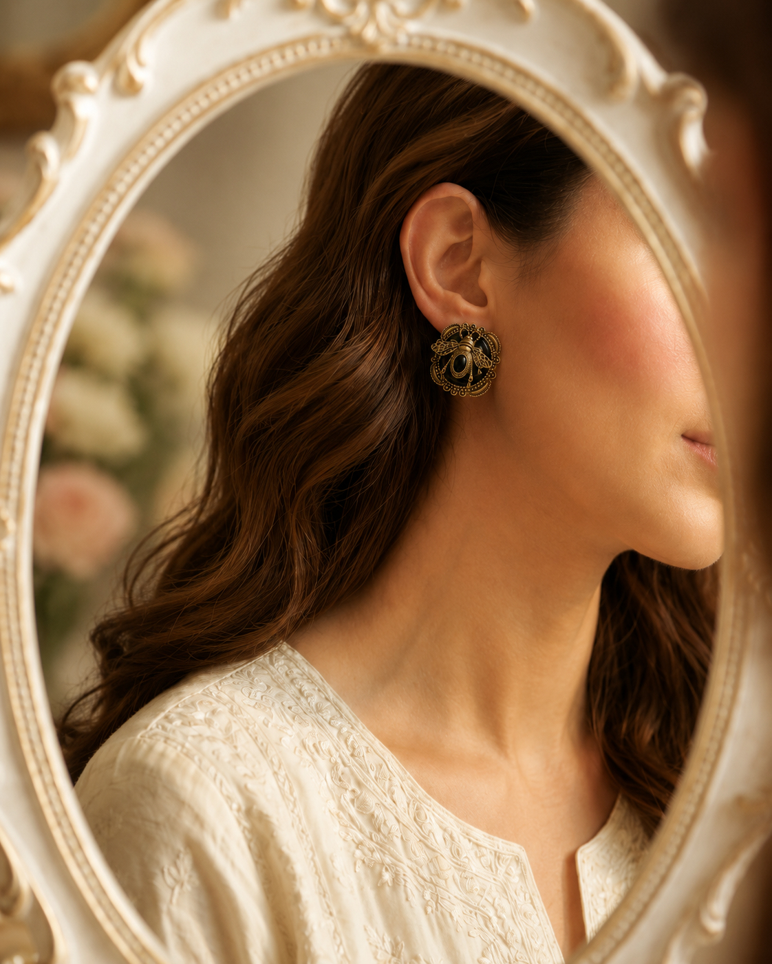 Noire Bee Studs