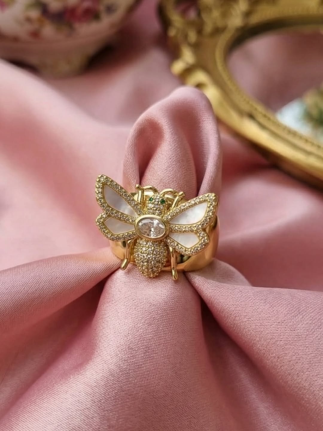 Queen Bee Royale Ring