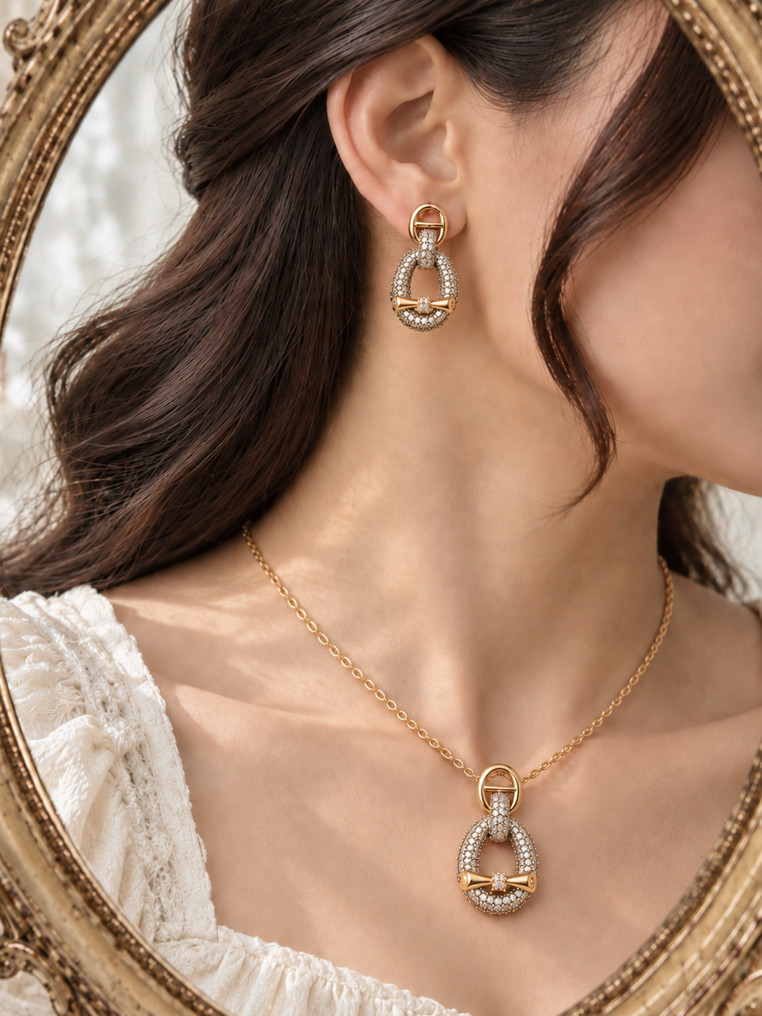 Odette Loop Pendant